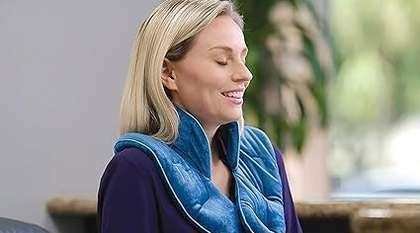 The Reset Wrap product detail, navy and teal
